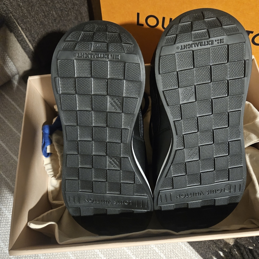 Louis Vuitton Neo Run Away Sneaker. Brand New w/Tags. Size 38 - Picture 15 of 16